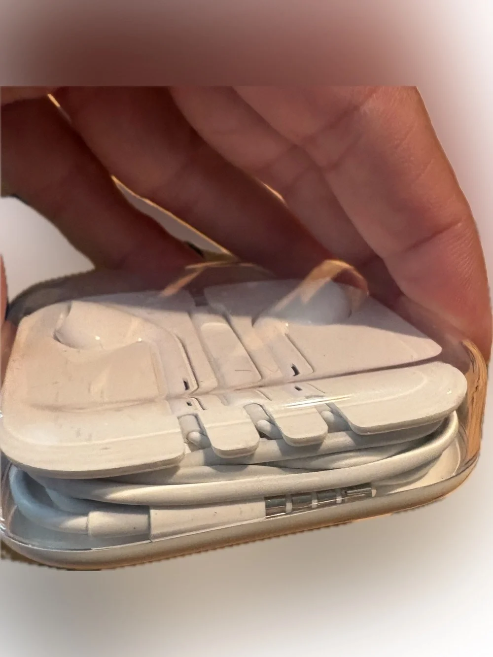 Apple wired earbuds
